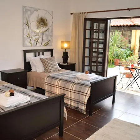 Sleeps22-garden-hottub-pool-barbecue-jacuzzi Villa *